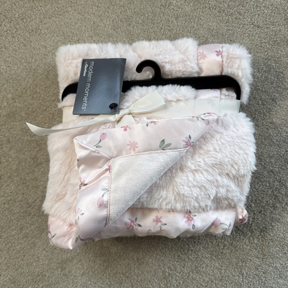 Modern Moments by Gerber Girl Baby Floral Pink Satin Trim Blanket NEW 30x40